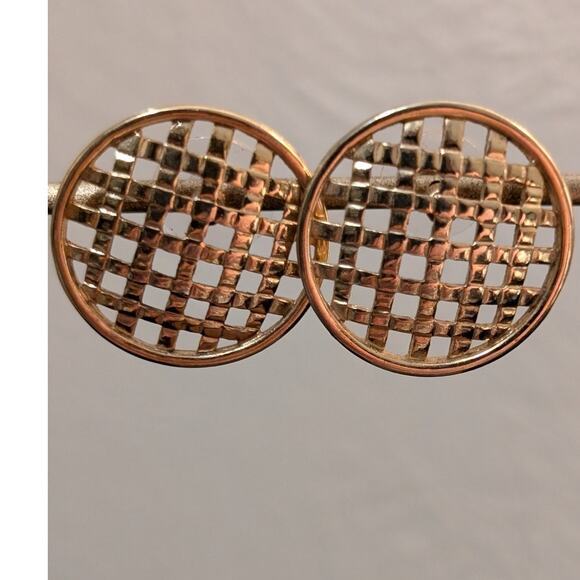 Vintage Gold Tone Basketweave Round Disk Post Earrings - Picture 1 of 5